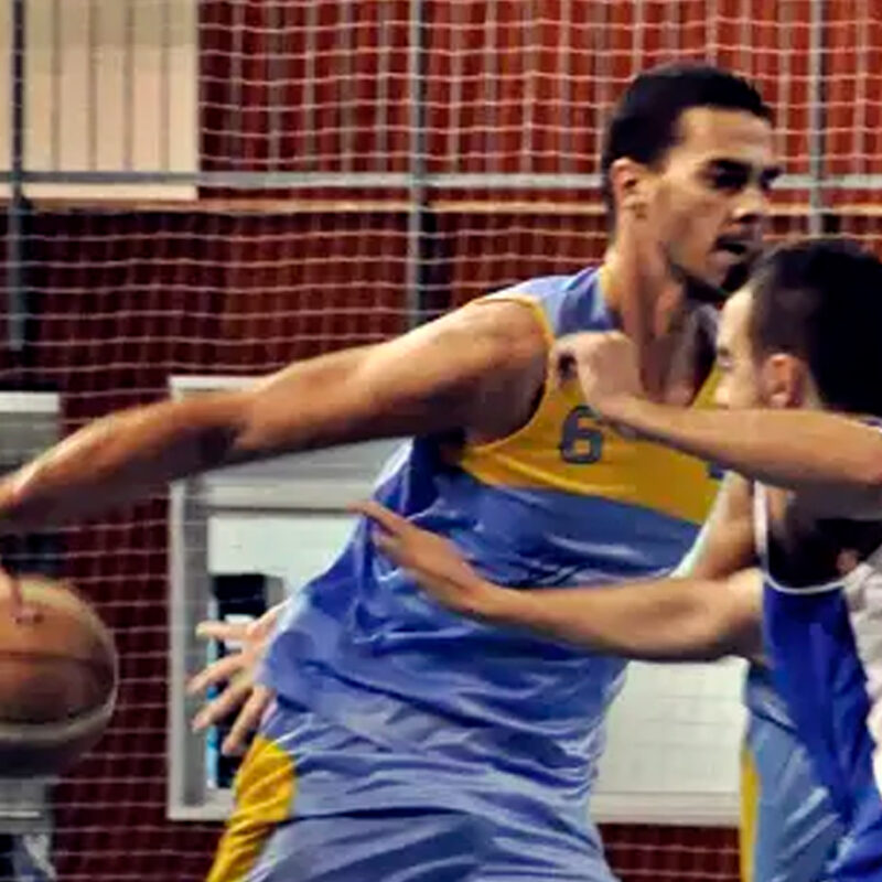 Alejandro Machín vuelve a salirse con 24 puntos y 16 rebotes