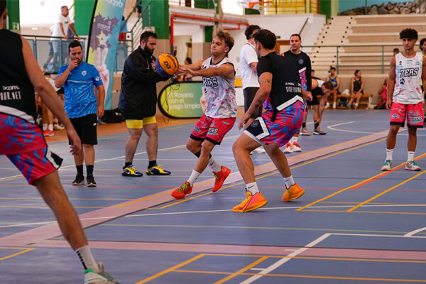 Jugadores-de-StreetFlavour-en-el-3x3-de-El-Rosario-3COM-Squad-6