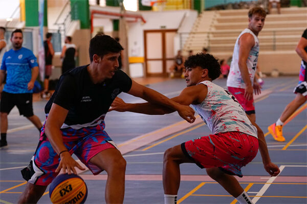 Jugadores-de-StreetFlavour-en-el-3x3-de-El-Rosario-3COM-Squad-6