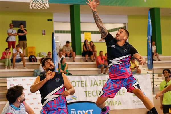 Jugadores-de-StreetFlavour-en-el-3x3-de-El-Rosario-3COM-Squad-6