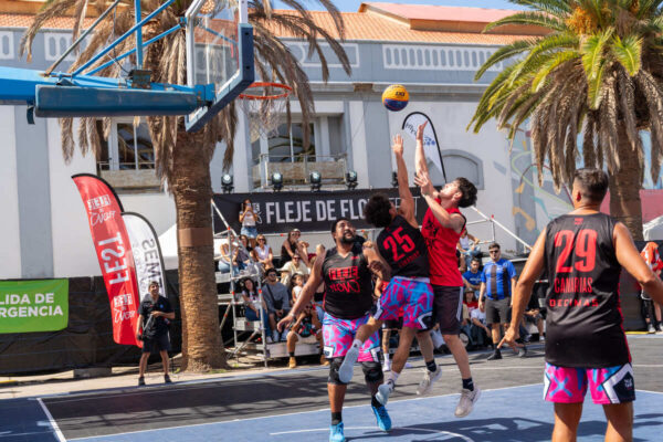 Fotos de Dayron Falcon - jugador de baloncesto (1)